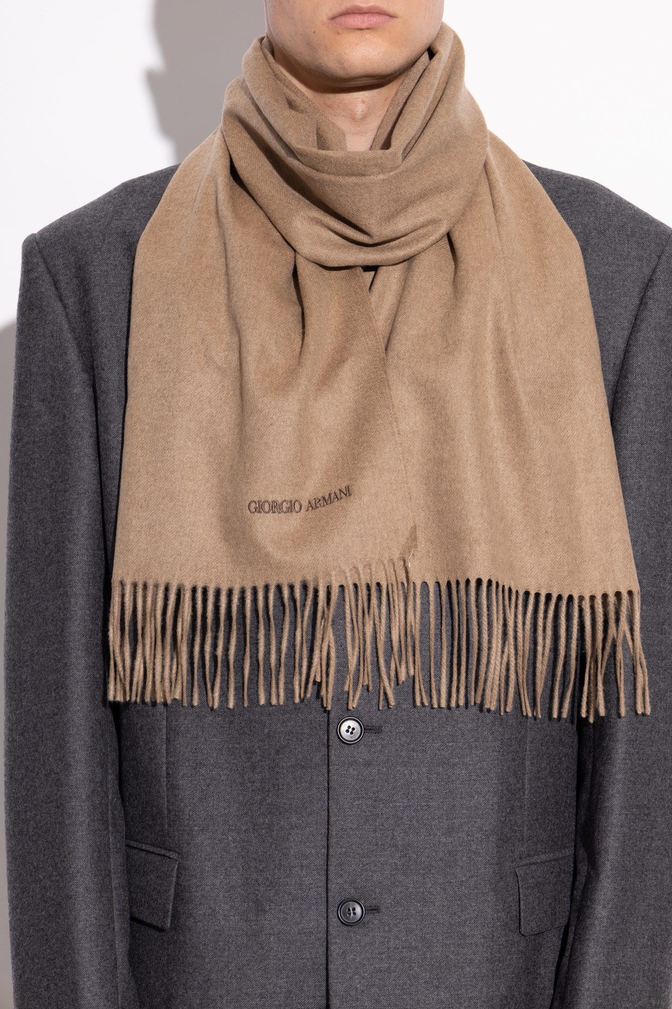 Giorgio Armani ジョルジオ・アルマーニ マフラー カシミヤブラウン Giorgio Armani Cashmere scarf with fringes | Men's | Vitkac